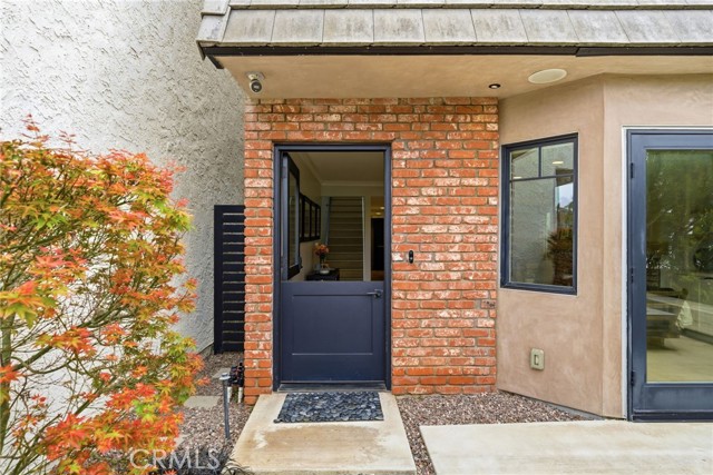 Detail Gallery Image 5 of 47 For 220 Detroit Ave, Huntington Beach,  CA 92648 - 3 Beds | 2/1 Baths
