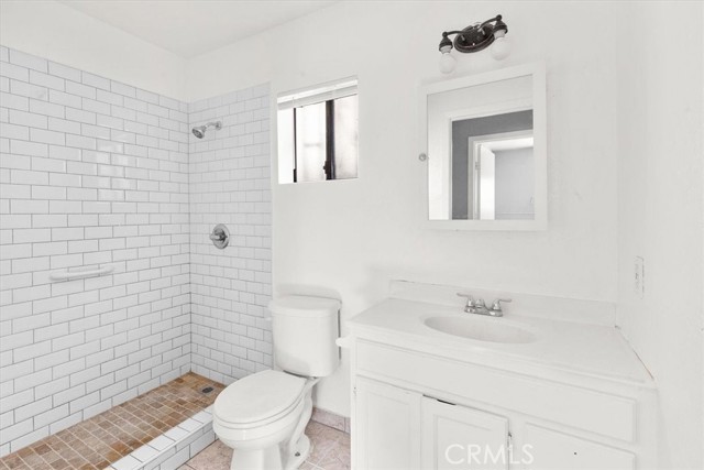 Detail Gallery Image 13 of 17 For 2272 E 105th St, Los Angeles,  CA 90002 - 3 Beds | 2 Baths