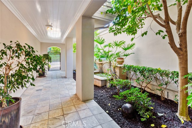 Detail Gallery Image 5 of 65 For 8 Rue Verte, Newport Beach,  CA 92660 - 3 Beds | 3/1 Baths
