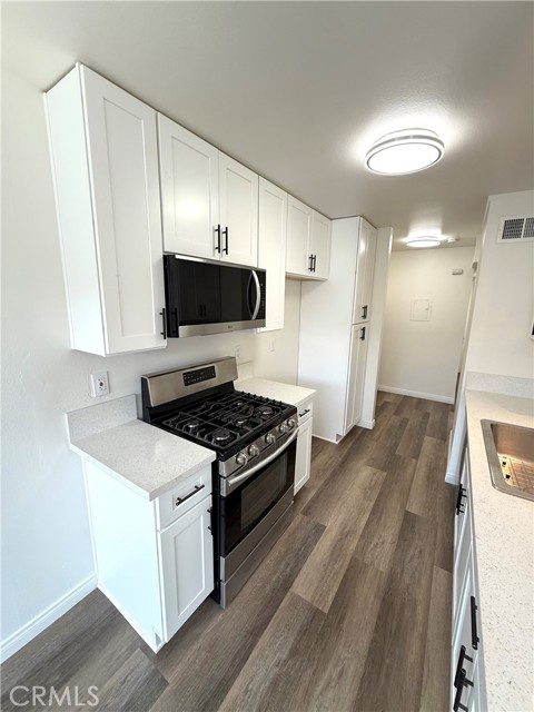 23017 Via Pimiento, Mission Viejo CA: https://media.crmls.org/medias/12dc081f-5539-44b7-a266-2a3eca46a30e.jpg