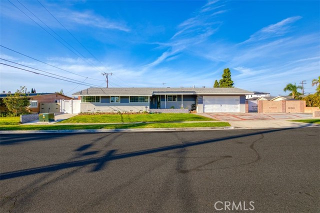 Detail Gallery Image 19 of 68 For 10511 Dewey Dr, Garden Grove,  CA 92840 - 10 Beds | 6 Baths