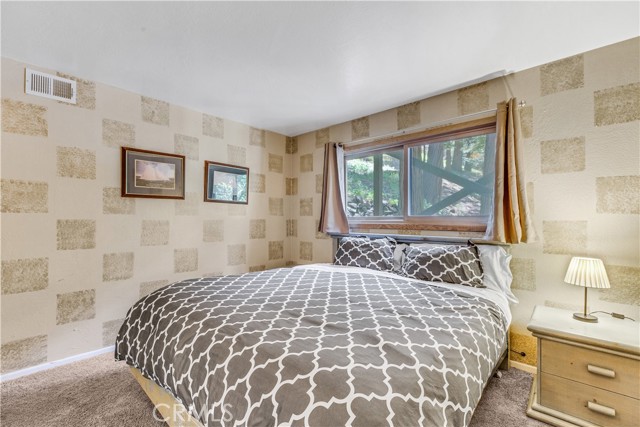 27945 Lakes Edge, Lake Arrowhead, CA 92352