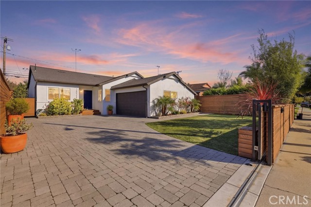 Detail Gallery Image 2 of 37 For 14924 Purche Ave, Gardena,  CA 90249 - 4 Beds | 3 Baths