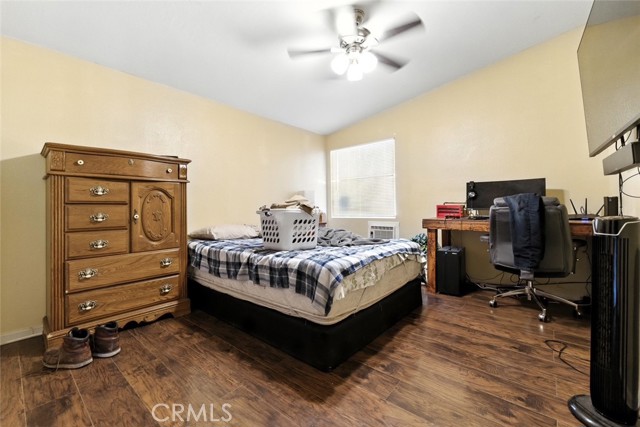8876 Cypress Avenue, Riverside CA: https://media.crmls.org/medias/12ddb3dc-5cba-41ee-8103-6617d8300a0b.jpg