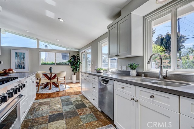 Detail Gallery Image 20 of 40 For 2230 Curtis, Redondo Beach,  CA 90278 - 3 Beds | 2 Baths