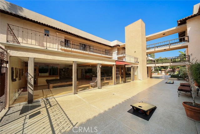 1127 E Del Mar Boulevard, Pasadena CA: https://media.crmls.org/medias/12ddea2d-a488-4cd5-be96-b56cc592c8b9.jpg