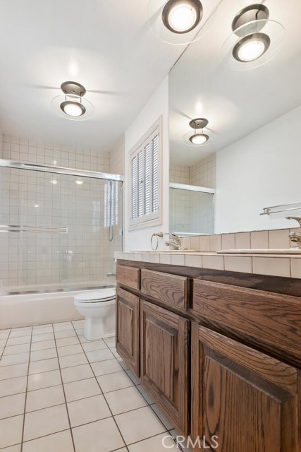 Detail Gallery Image 25 of 36 For 18850 Hatteras St #5,  Tarzana,  CA 91356 - 3 Beds | 2/1 Baths