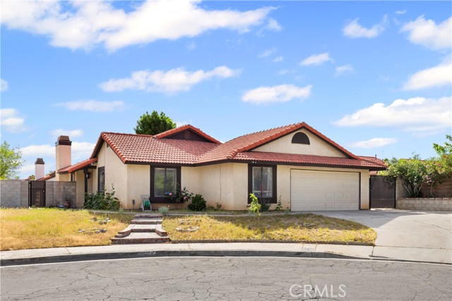 37112 Calle Amigo, Palmdale CA: https://media.crmls.org/medias/12df09c7-a1d9-493a-b7d1-b4c89b10b639.jpg