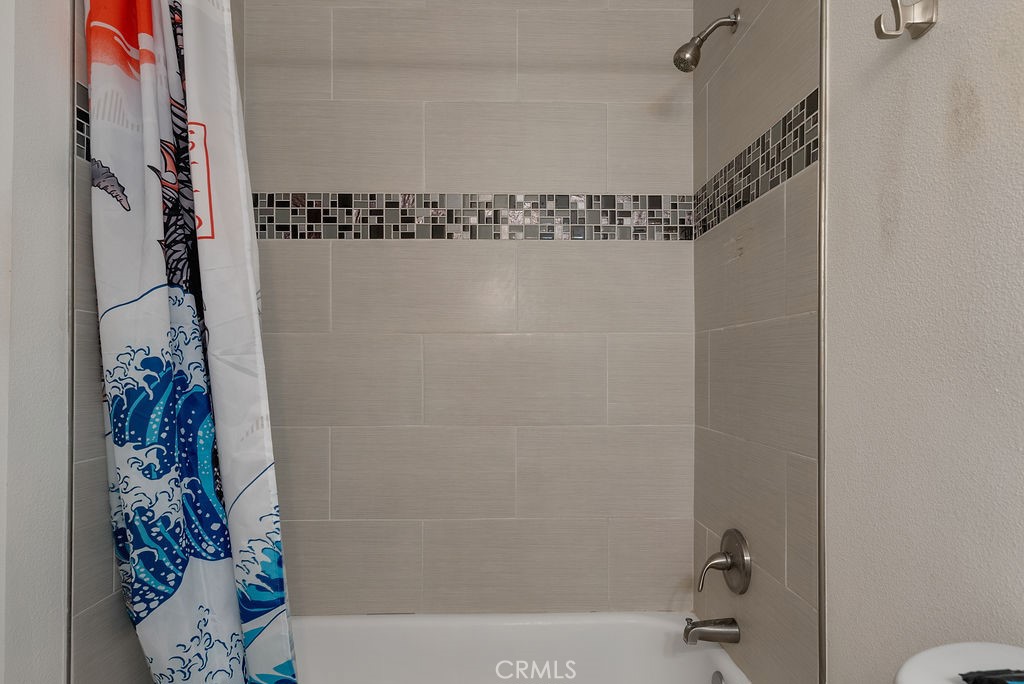 https://media.crmls.org/medias/12df2824-7b72-4fe4-b6ab-6a7a7337db77.jpg?preset=X-Large