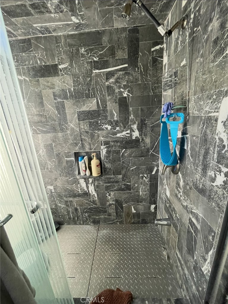 https://media.crmls.org/medias/12dfb85f-1792-46f5-a7ed-b5c42c551a96.jpg?preset=X-Large