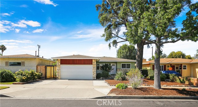 MLS# OC22259786