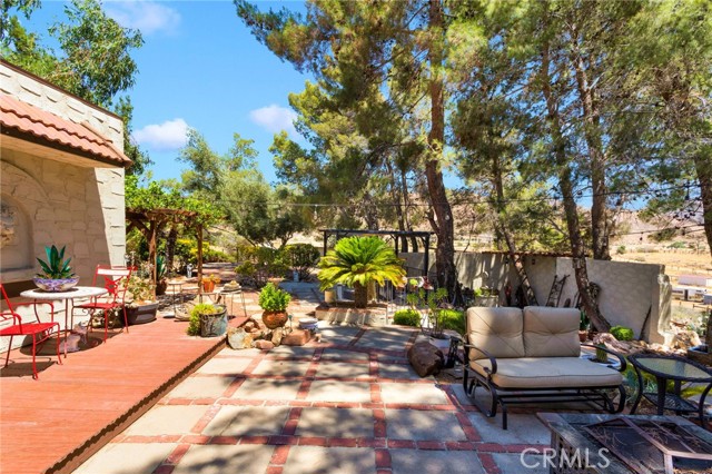 6375 Arrowhead Lake Road, Hesperia CA: https://media.crmls.org/medias/12e03507-86a2-42df-acd4-91b9b95b8a75.jpg