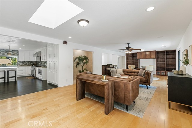 6 Woodland Lane, Arcadia CA: https://media.crmls.org/medias/12e087ae-855f-4534-95d7-28c002ced52c.jpg