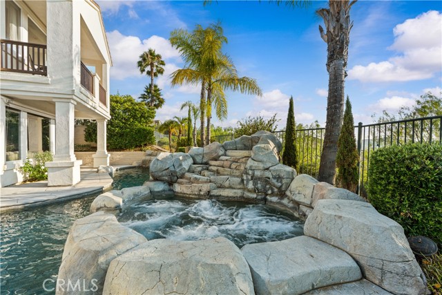 3 Hubbard Way, Coto de Caza CA: https://media.crmls.org/medias/12e0faea-312b-4293-b3b7-ade455febe11.jpg