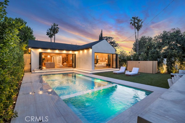 Detail Gallery Image 2 of 63 For 11107 Kling St, North Hollywood,  CA 91602 - 4 Beds | 4 Baths