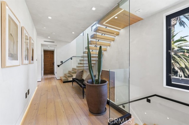 Detail Gallery Image 42 of 62 For 750 California Ave, Venice,  CA 90291 - 4 Beds | 4 Baths