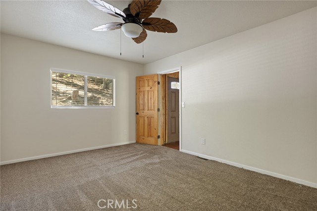 Detail Gallery Image 14 of 26 For 32296 Fern Dr, Running Springs,  CA 92382 - 5 Beds | 3 Baths