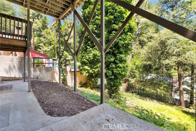 23550 Lake Drive, Crestline CA: https://media.crmls.org/medias/12e2e587-c64c-4251-8bce-d853de2dd557.jpg