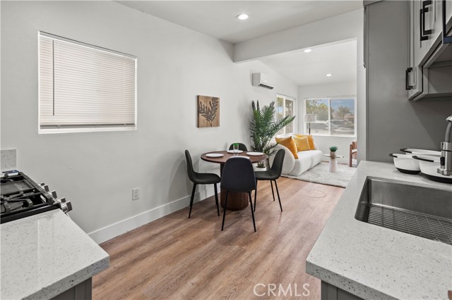 Detail Gallery Image 4 of 13 For 13154 Cedar St, Westminster,  CA 92683 - 2 Beds | 2 Baths