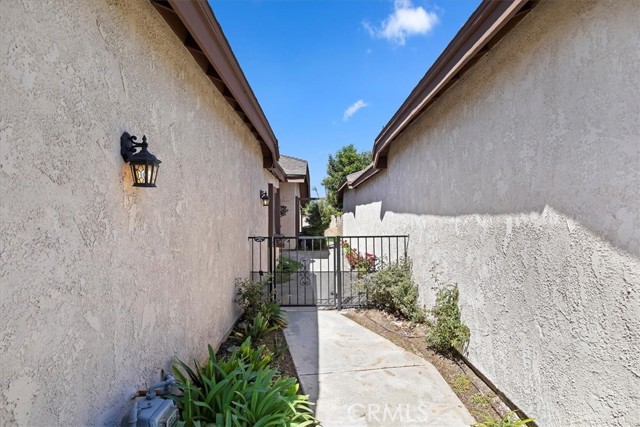 Detail Gallery Image 5 of 37 For 2974 Hyde Park Cir, Riverside,  CA 92506 - 2 Beds | 2 Baths
