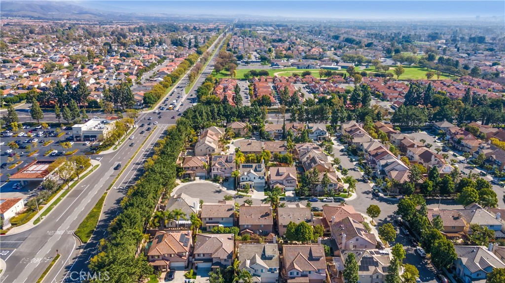 https://media.crmls.org/medias/12e420c6-d1e4-45cf-9b1b-6a9c3291dbfb.jpg?preset=X-Large