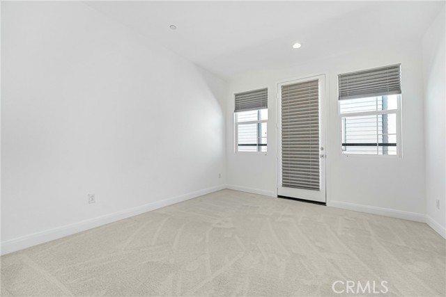 Detail Gallery Image 13 of 25 For 572 E Imperial, El Segundo,  CA 90245 - 2 Beds | 3 Baths