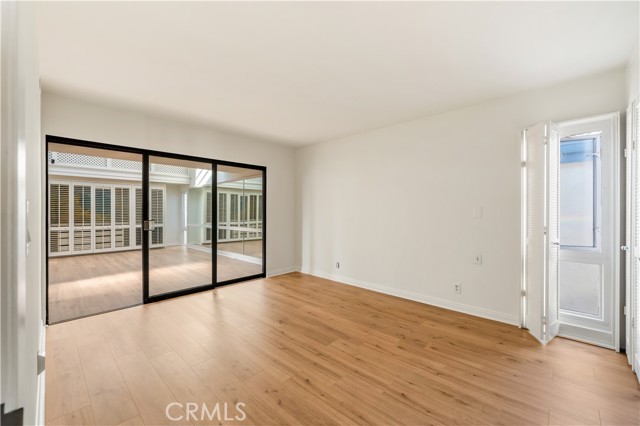 1510 W Oceanfront, Newport Beach CA: https://media.crmls.org/medias/12e58115-d1e7-4544-8ad3-b6ef54b37786.jpg