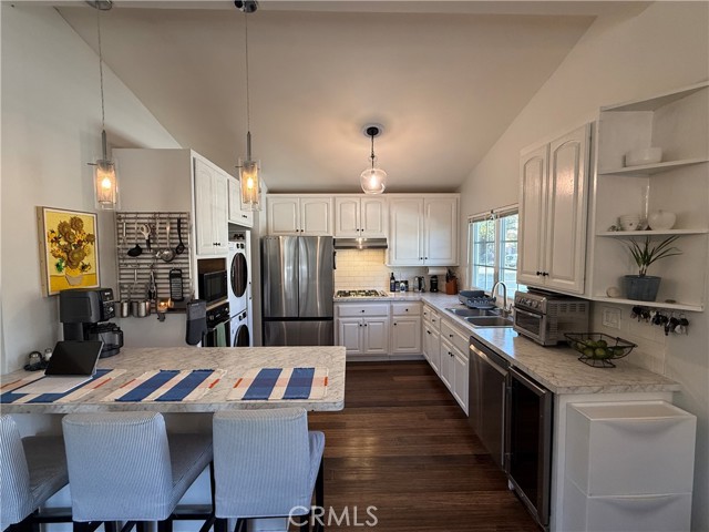 Detail Gallery Image 3 of 14 For 8372 Hillhead Dr, Huntington Beach,  CA 92646 - 3 Beds | 1 Baths