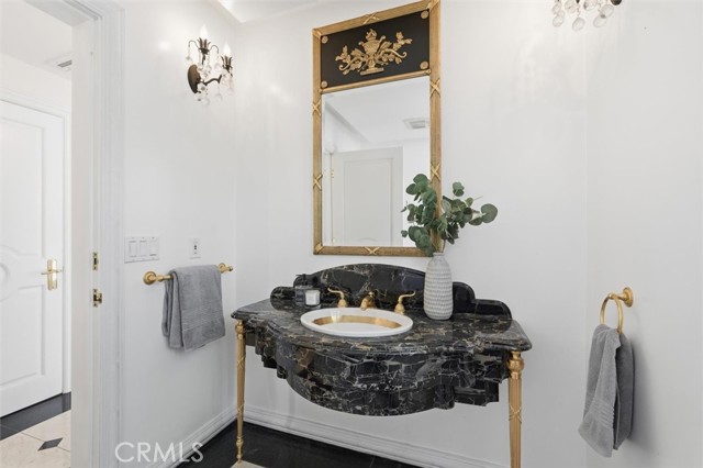 Detail Gallery Image 9 of 38 For 1509 via Castilla, Palos Verdes Estates,  CA 90274 - 5 Beds | 5/1 Baths