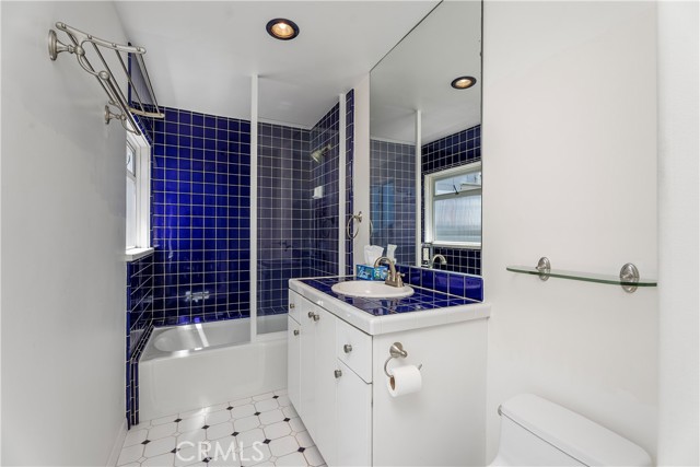Detail Gallery Image 15 of 40 For 31685 3rd Ave, Laguna Beach,  CA 92651 - 2 Beds | 2 Baths