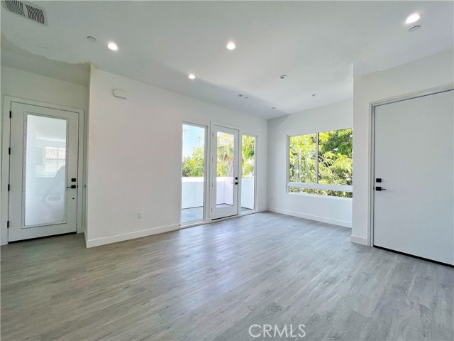 95 harkness Avenue, Pasadena CA: https://media.crmls.org/medias/12e6ae6d-533f-4824-af51-1b60dc26424e.jpg