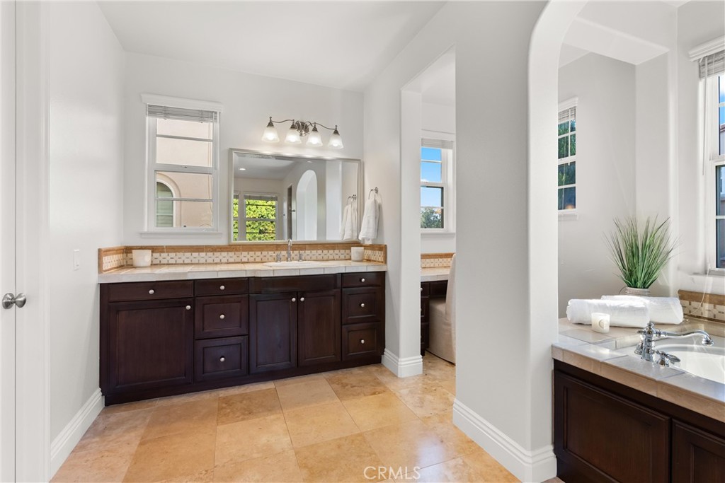 MLS #OC25244940 image #31