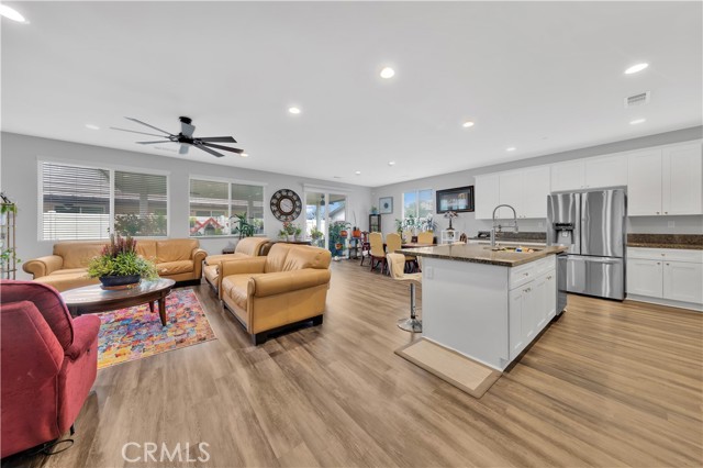 Detail Gallery Image 6 of 41 For 971 Donner, Hemet,  CA 92543 - 4 Beds | 2 Baths