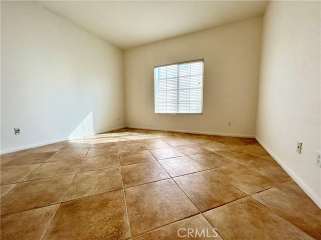 Detail Gallery Image 8 of 13 For 29870 Bay View Way, Menifee,  CA 92584 - 3 Beds | 3 Baths