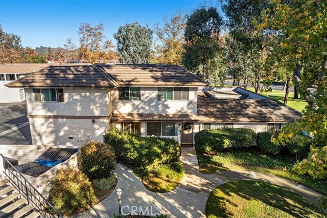 1196 Landsburn Circle, Westlake Village CA: https://media.crmls.org/medias/12e7c25e-c2fc-4fa9-b555-1e6045b2baf7.jpg