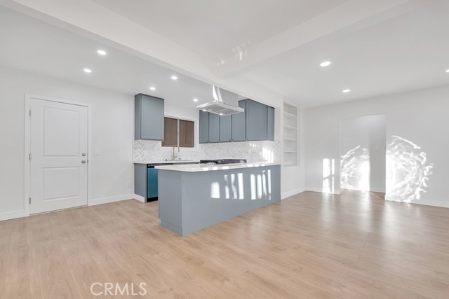 Detail Gallery Image 3 of 15 For 14937 Friar, Van Nuys,  CA 91411 - 5 Beds | 3 Baths