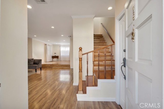 Detail Gallery Image 5 of 37 For 8958 Burnet Ave #E6,  North Hills,  CA 91343 - 3 Beds | 2/1 Baths