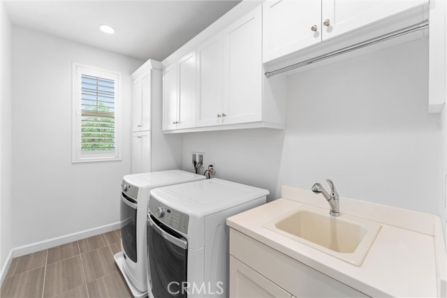 287 Barnes Road, Tustin CA: https://media.crmls.org/medias/12e8e45d-f706-4244-9b66-1c1ebb93ddf9.jpg