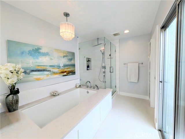 Detail Gallery Image 9 of 17 For 20291 Bancroft Cir, Huntington Beach,  CA 92646 - 4 Beds | 2/1 Baths
