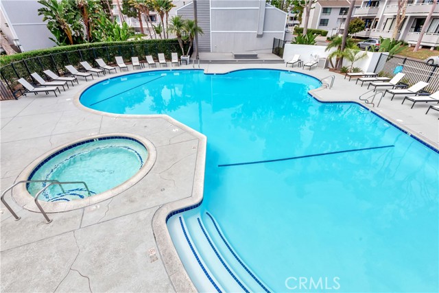 Detail Gallery Image 22 of 26 For 2 Escapade Ct, Newport Beach,  CA 92663 - 3 Beds | 3 Baths