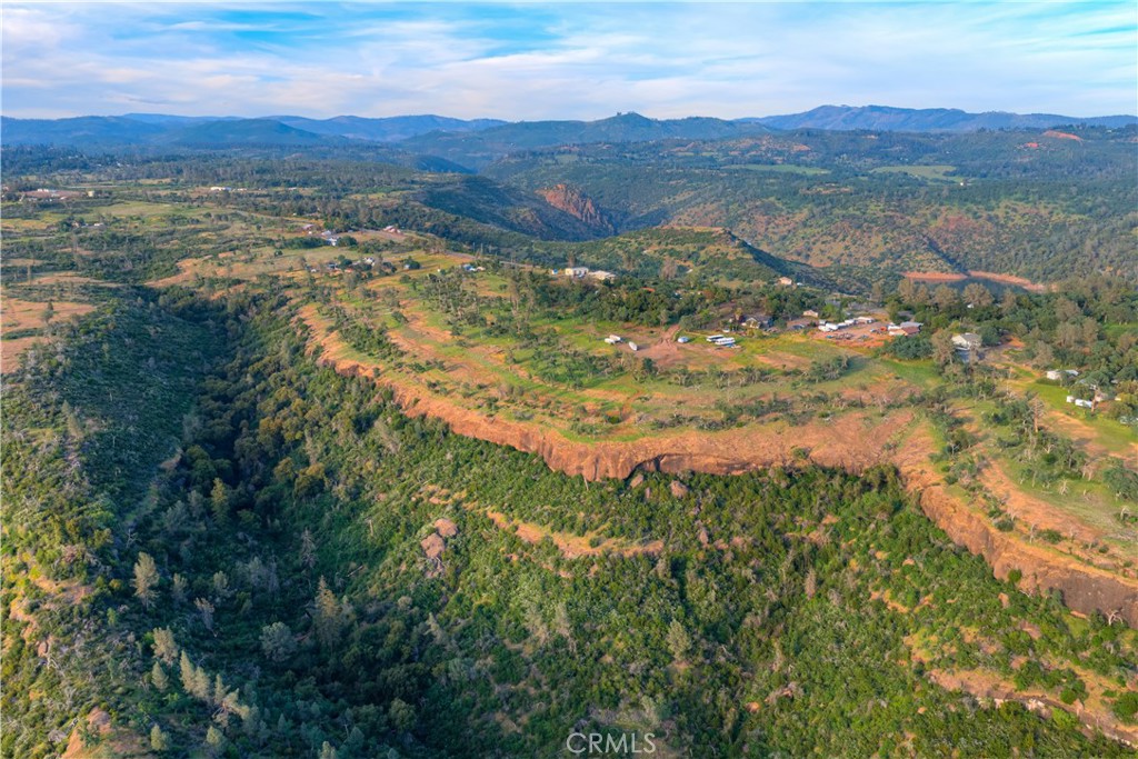 https://media.crmls.org/medias/12eb1d08-8617-433e-9e37-f277b734dfd0.jpg?preset=X-Large
