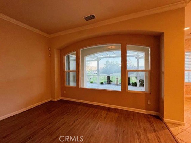 Detail Gallery Image 3 of 20 For 24212 Nobe St, Corona,  CA 92883 - 2 Beds | 2 Baths