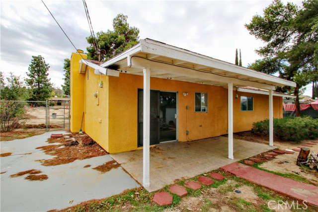 56616 Joshua, Yucca Valley CA: https://media.crmls.org/medias/12ebba26-b84c-44ab-ad88-0a4be22f19d6.jpg