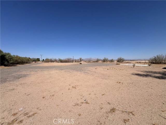 45447 Riverside Road, Newberry Springs CA: https://media.crmls.org/medias/12ec18a9-8f49-4345-93b3-a9ad4599b1a0.jpg
