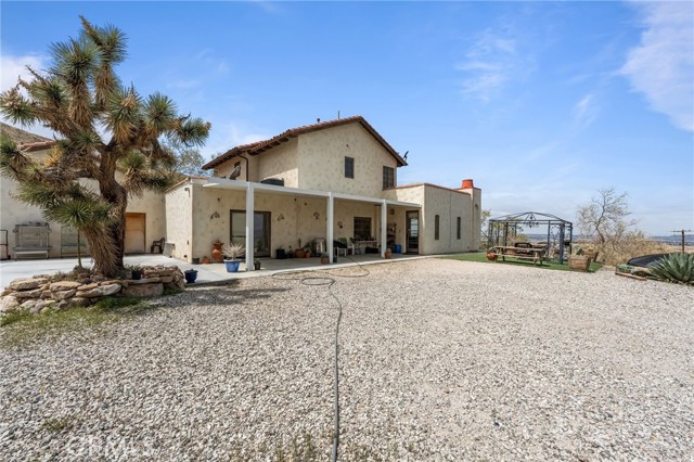 9075 Mesa Vista Street, Apple Valley CA: https://media.crmls.org/medias/12ec9a57-1d0b-4cd4-ad28-a75002f2c16e.jpg