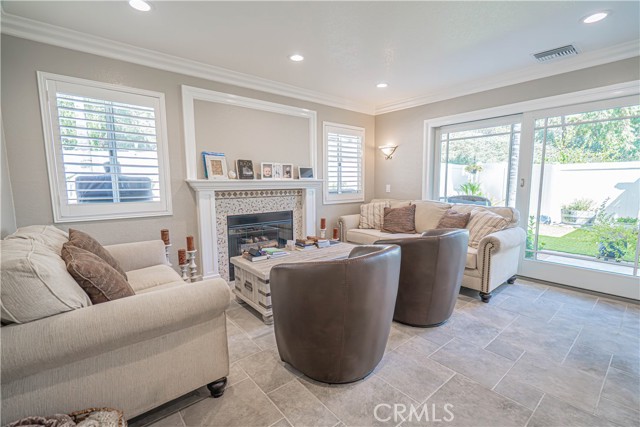 Detail Gallery Image 21 of 65 For 20019 Nutcracker Ct, Canyon Country,  CA 91351 - 4 Beds | 2/1 Baths