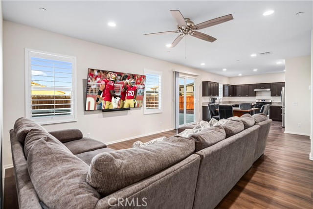 Detail Gallery Image 25 of 49 For 2434 Lugar Hermoso Ct, Rosamond,  CA 93560 - 4 Beds | 2/1 Baths
