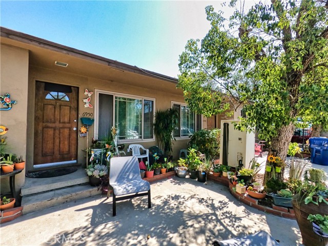 6944 Radford Avenue, North Hollywood CA: https://media.crmls.org/medias/12ee755e-37cb-4c7e-a47e-adf08ffa92d1.jpg