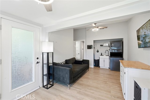 Detail Gallery Image 19 of 47 For 19237 Avenue of the Oaks #B,  Newhall,  CA 91321 - 2 Beds | 1 Baths