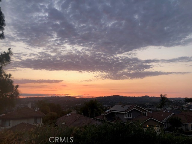https://media.crmls.org/medias/12ef92b6-72f3-400e-a9d3-c3d354dbb094.jpg?preset=X-Large